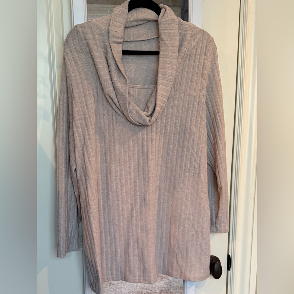 🌟 BloomChic Ribbed Cowl-Neck Tunic size 14-16